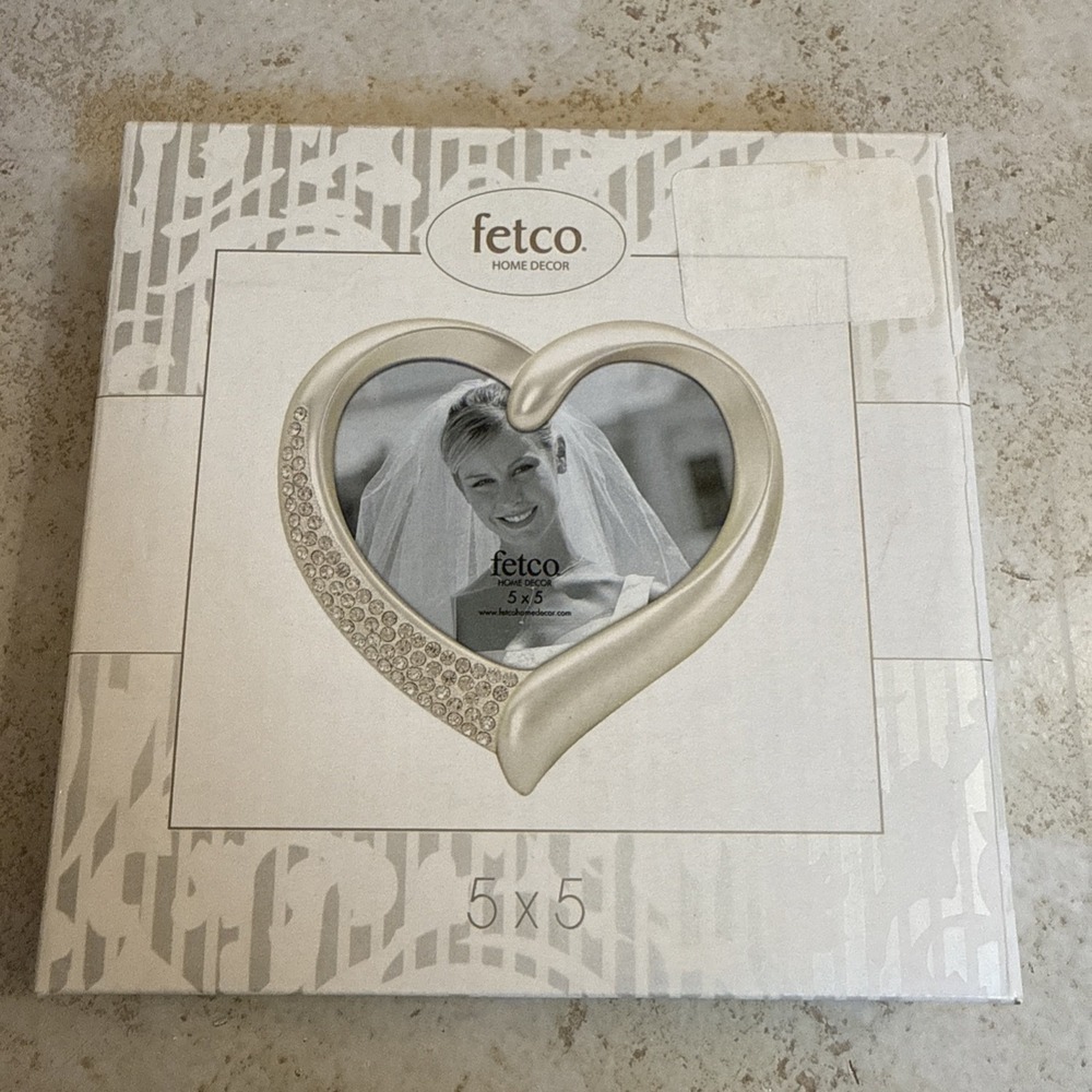 Fetco Home Décor Heart Shaped Picture Frame 5x5 New In‎ Box!